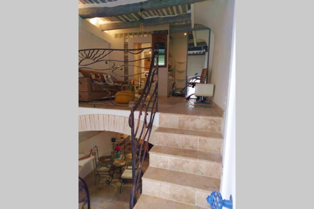 Appartement De Charme Au Coeur Du Vieil Antibes Exterior foto